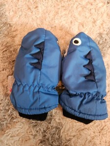 Thinsulate toddler insulated mittens (blue, shark)