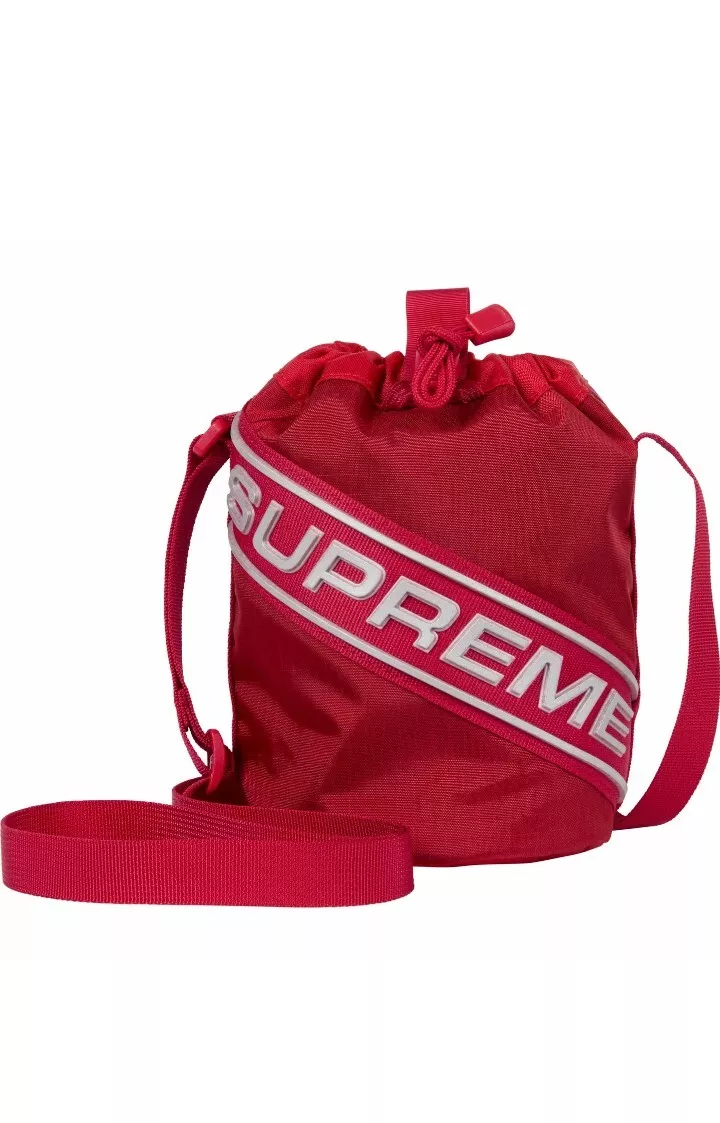 Supreme 3D logo petit sac pochette rinch rouge commande confirmée volonté expédiée dès que possible