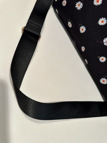 Alice & Olivia - Black Daisy Print Duffle Bag Travel Gym Beach Crossbody Tote 44 - Picture 5 of 17