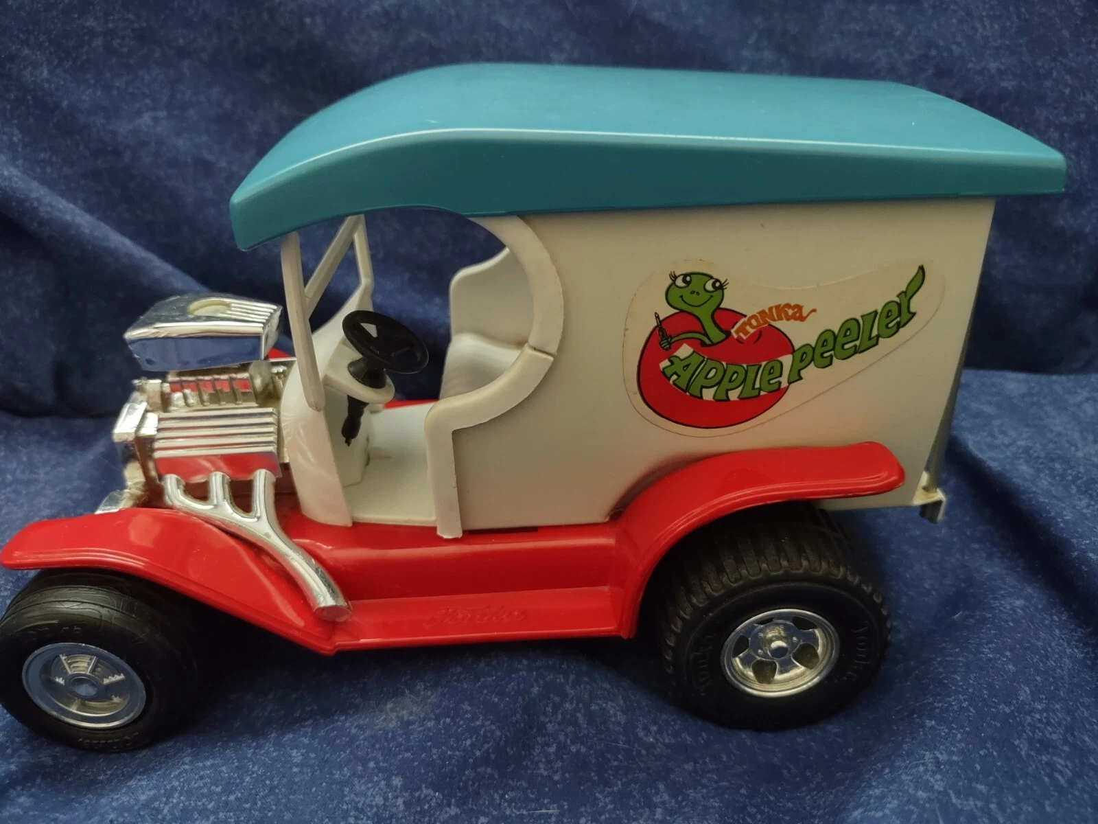 1970's Vintage Tonka Apple Peeler Truck Toy Pressed Steel Made in USA