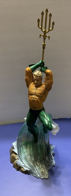 diamond select aquaman