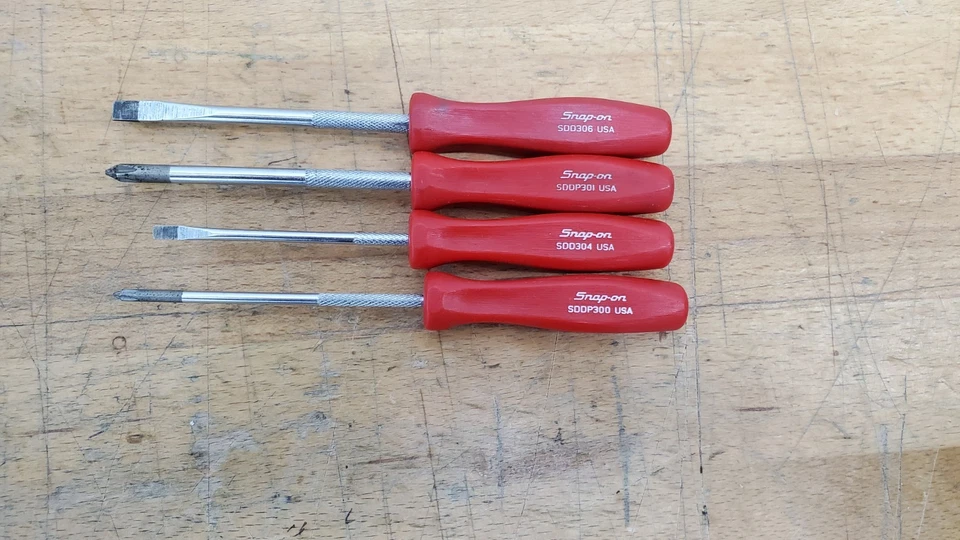 Snap On SDDX40Y 4pc RED Mini Hard Handle Screwdriver Set - Image 2 of 4