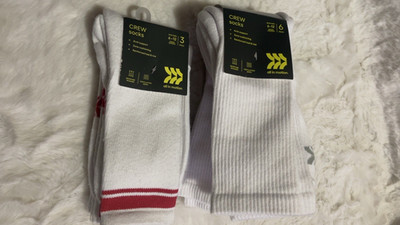 NEW IN PACKAGE MENS CREW SOCKS SET OF 2 SIZE 6-12 9 SOCKS ALL IN MOTION