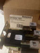 NEW Honeywell DP3040A 1001 Definite Purpose Contactor 3 pole, 40 amp, 24V Coil