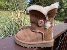 Toddler Girl's Ugg Bailey Button II Chestnut Suede Boots  1017400T Sz 6 Girls