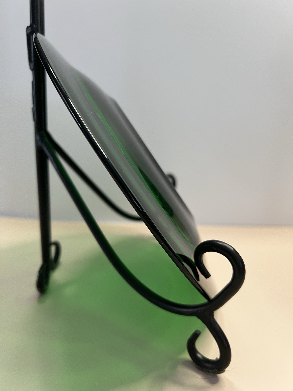 4 Antique Emerald Green Glass Luncheon Dessert Plates 8” Early 20th Century