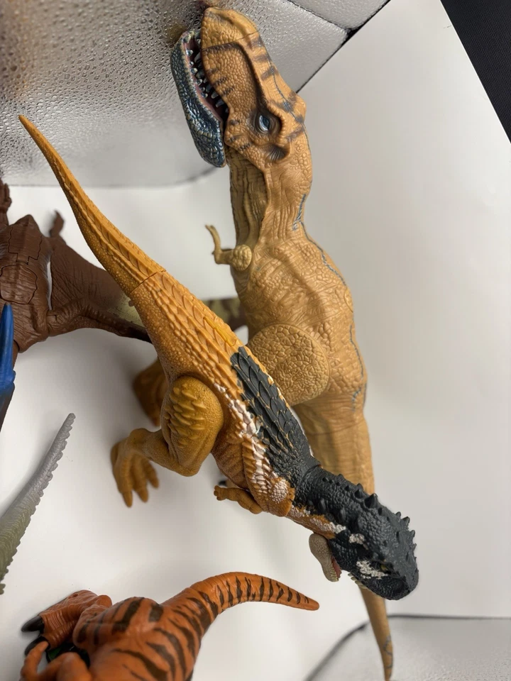 Lote de 8 figuras de acción figuras de juguete de dinosaurio parque mundial JURASSIC ver video Foto 2 de 4
