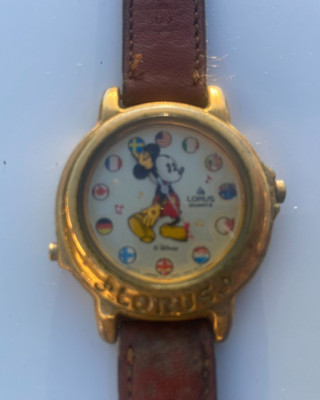 Vintage Ingersoll Disney Mickey Mouse Watch Gold Tone Case Leather Band Characte