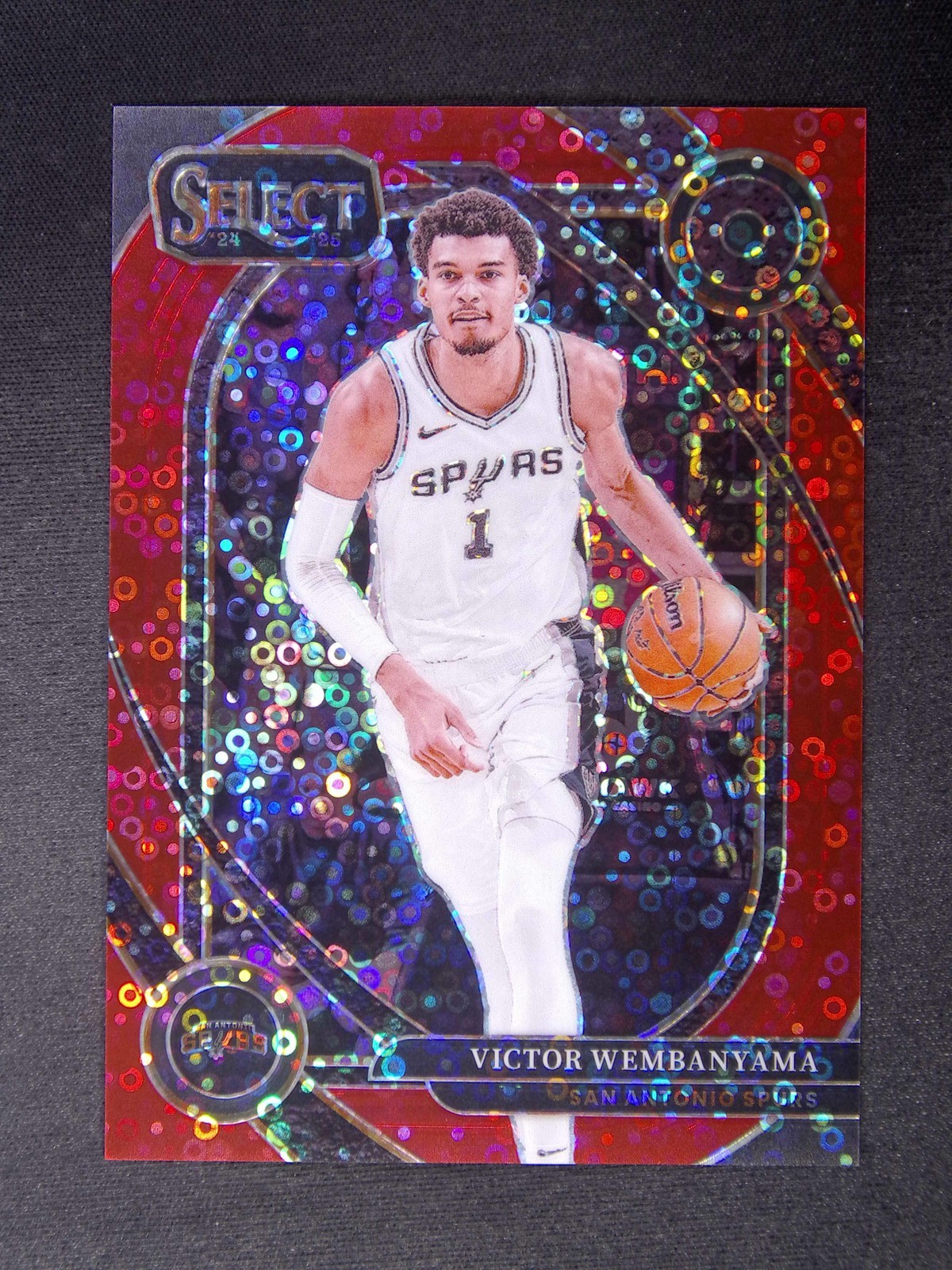 2024-25 Panini Select Victor Wembanyama #229 Courtside Red Disco /49