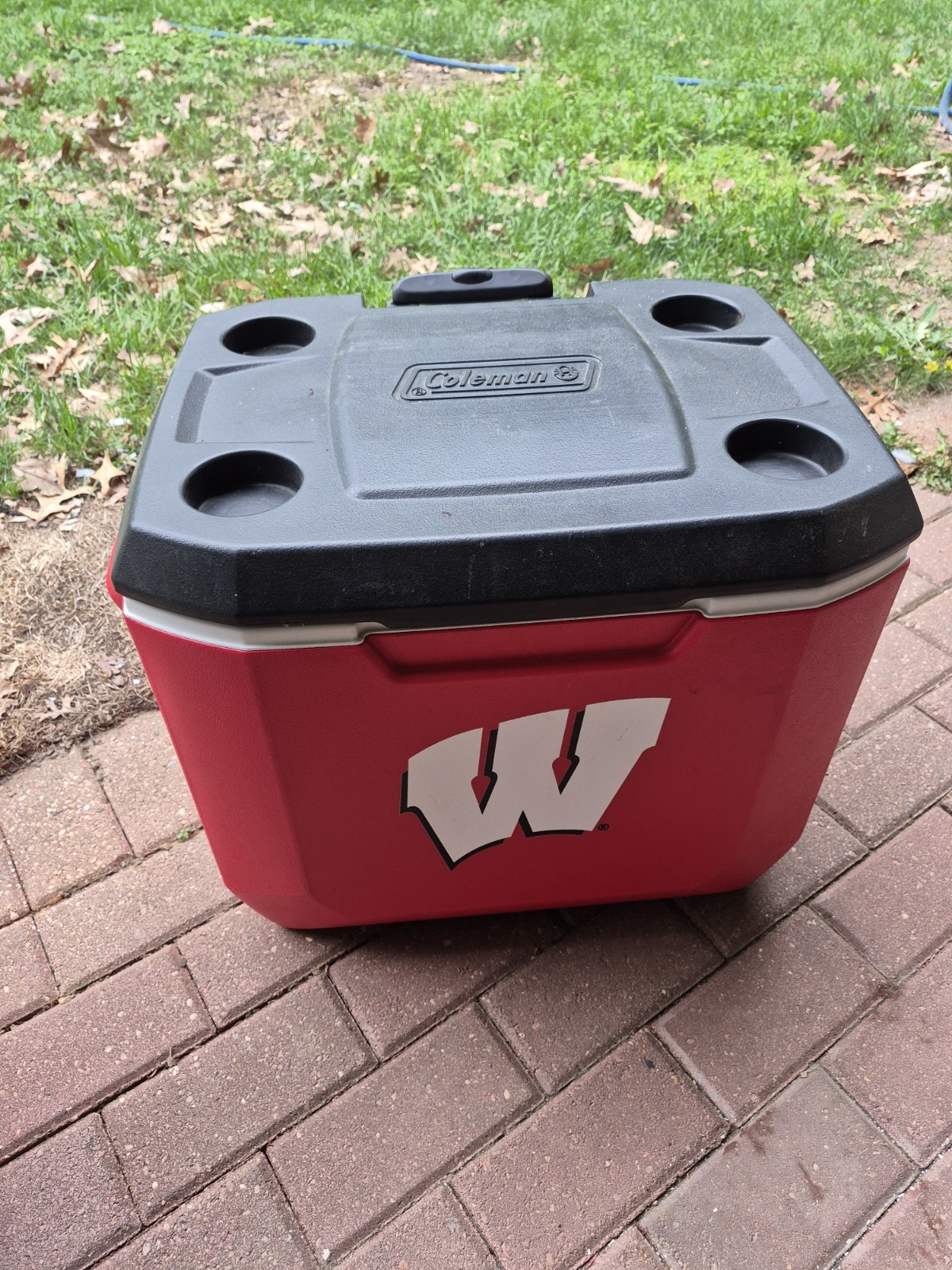 Holds 94cans Ice/4days Rednblackwisconsinbadgers