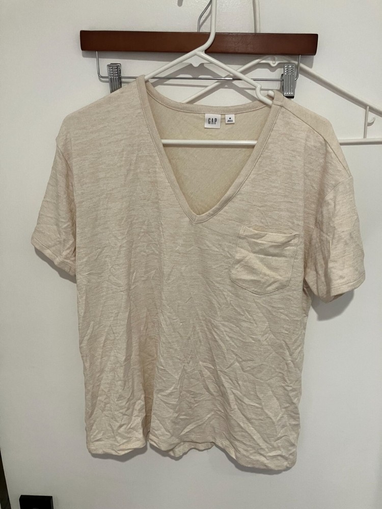 GAP Women's V-Neck Pocket Tee, Cream, Medium