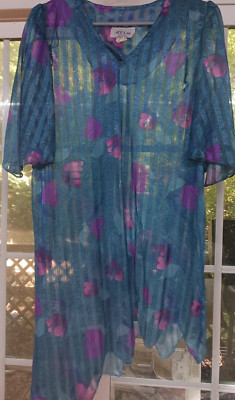 Women's Blue Flowered M.C.S.Ltd. Overlay  Top Made in the USA Size 16 1/2
