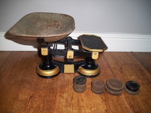 Vintage Cast Iron Weighing Scales With Pan And Weights Set