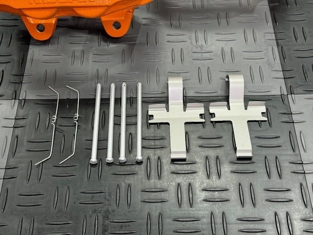 Pinza delantera Nissan Skyline GT-R BNR32 con recubrimiento en polvo revisada Silvia S15 4POT Foto 2 de 4