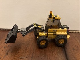 LEGO CITY: Front-End Loader (7630)complete as shown W/Instructions & Box Retired