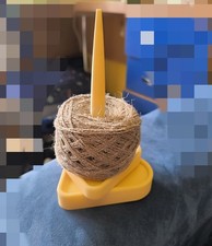 Porta gomitolo girevole