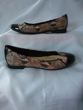 CLARKS COLLECTION ULTIMATE COMFORT FAUX SNAKESKIN&BLACK PATENT SLIP ON SHOES 5.5