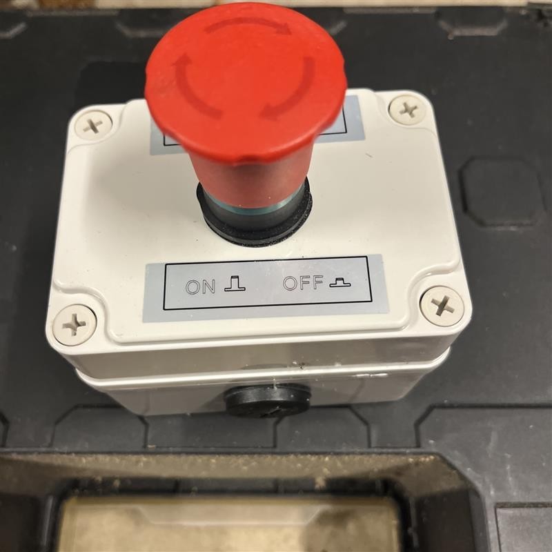 ABB Emergency Stop Control Station Rotary On/Off Switch w/ MCB-01 Contact Block