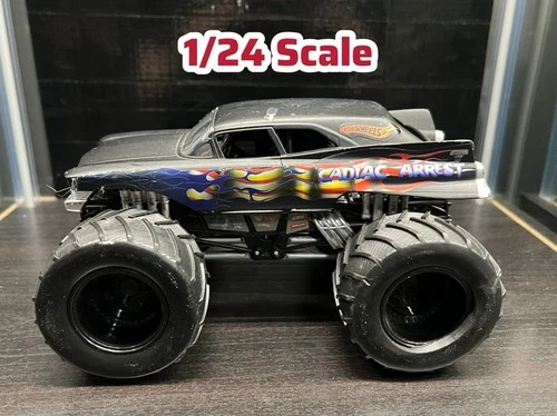 2004 Vintage Mattel Monster Jam 1/24 Cadiac Arrest Monster Truck Diecast Car.
