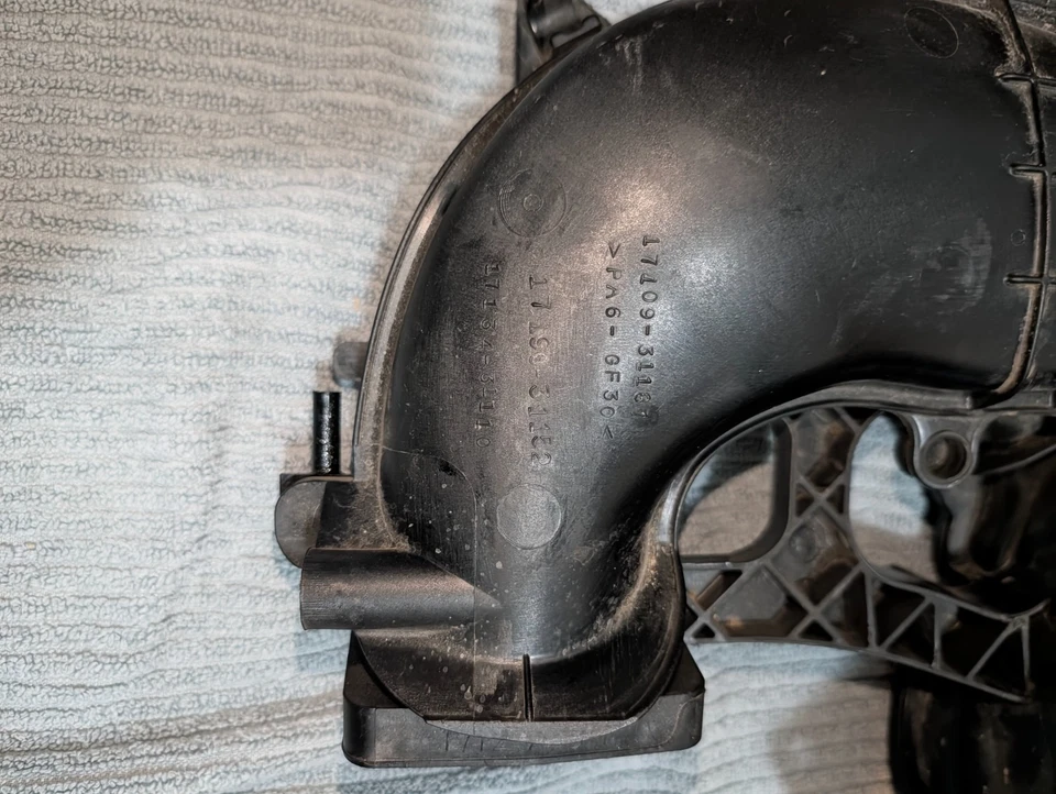 Colector plenum de admisión de aire superior Toyota 4Runner 2010-2023 17109-31181 1GR-FE V6 Foto 3 de 3