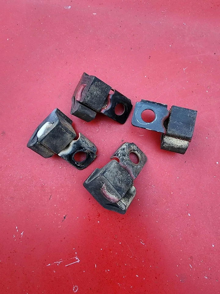 1989-95 Toyota Pickup 4Runner OEM capô para-choque de borracha conjunto de suporte de almofada - Imagem 3 de 4