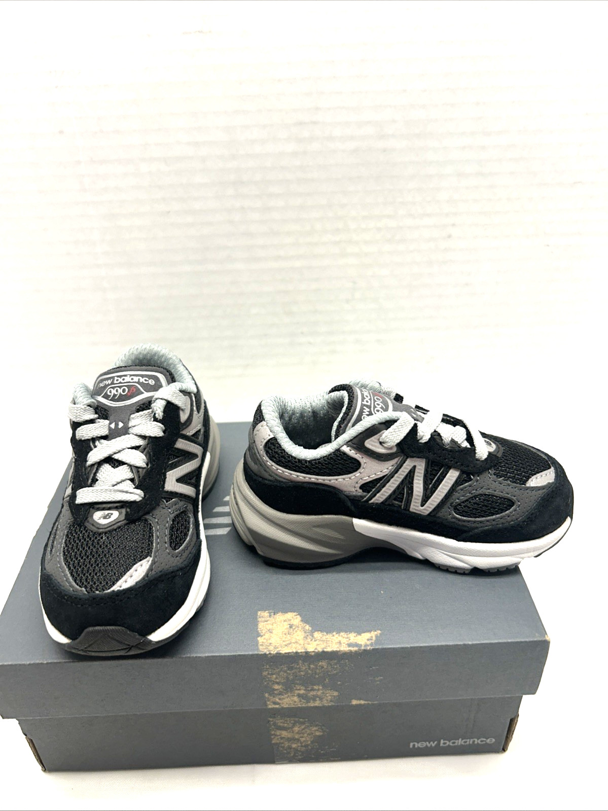 New Balance Kids 990v6 Shoe Black Gray Size 5 New in Box