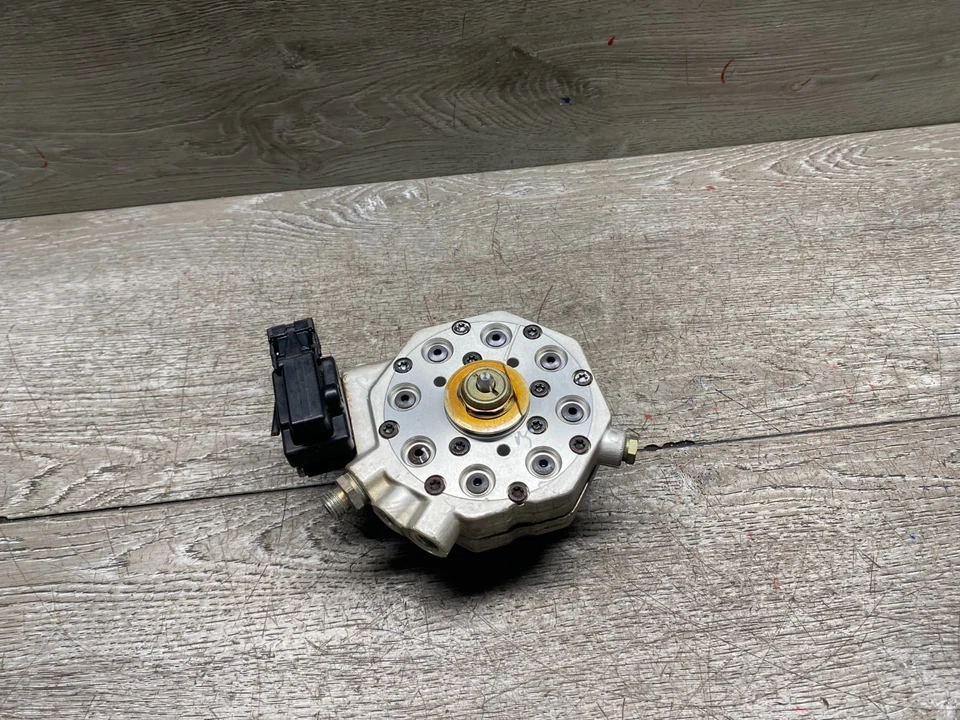 OEM MERCEDES-BENZ 420SEL 560SEL 560SL 1986-1991 FUEL INJECTION DISTRIBUTOR V8 - Image 4 of 4