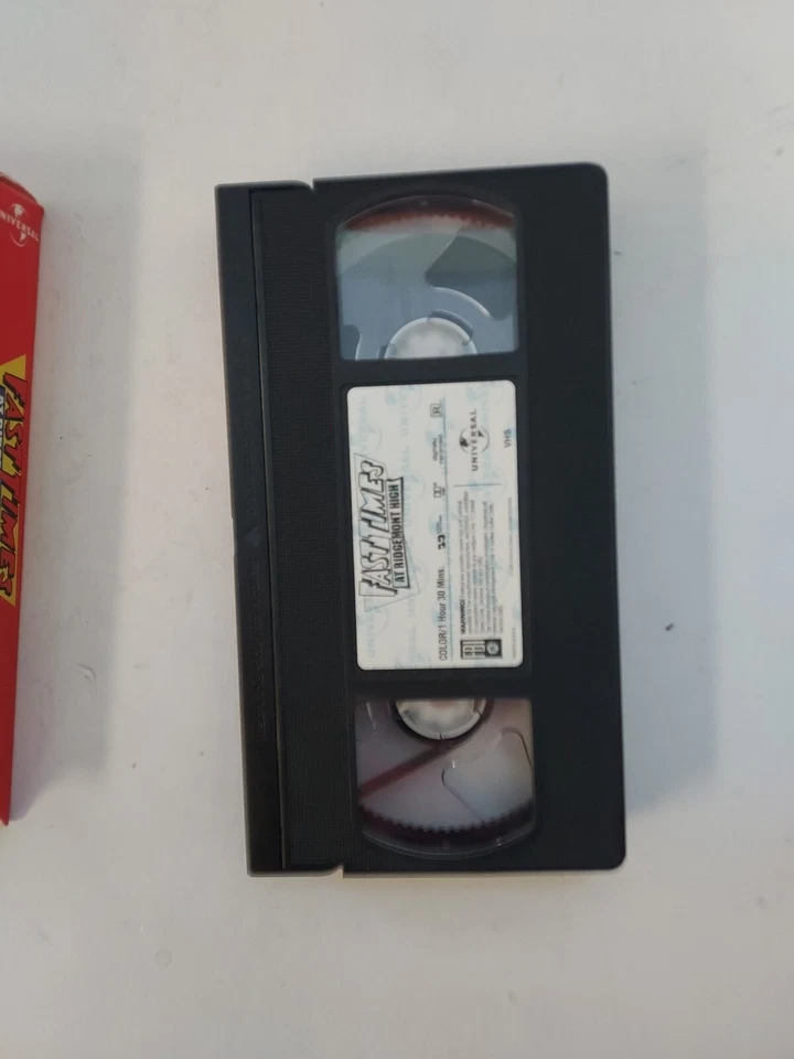 Видеокассета Fast Times at Ridgmont High очень хорошее состояние - Изображение 3 из 4