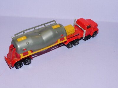 MAJORETTE 324 1/100ème CAMION CITERNE GAZ L'AIR LIQUIDE SOUS BLISTER ABIMÉ - Jeux & Jouets