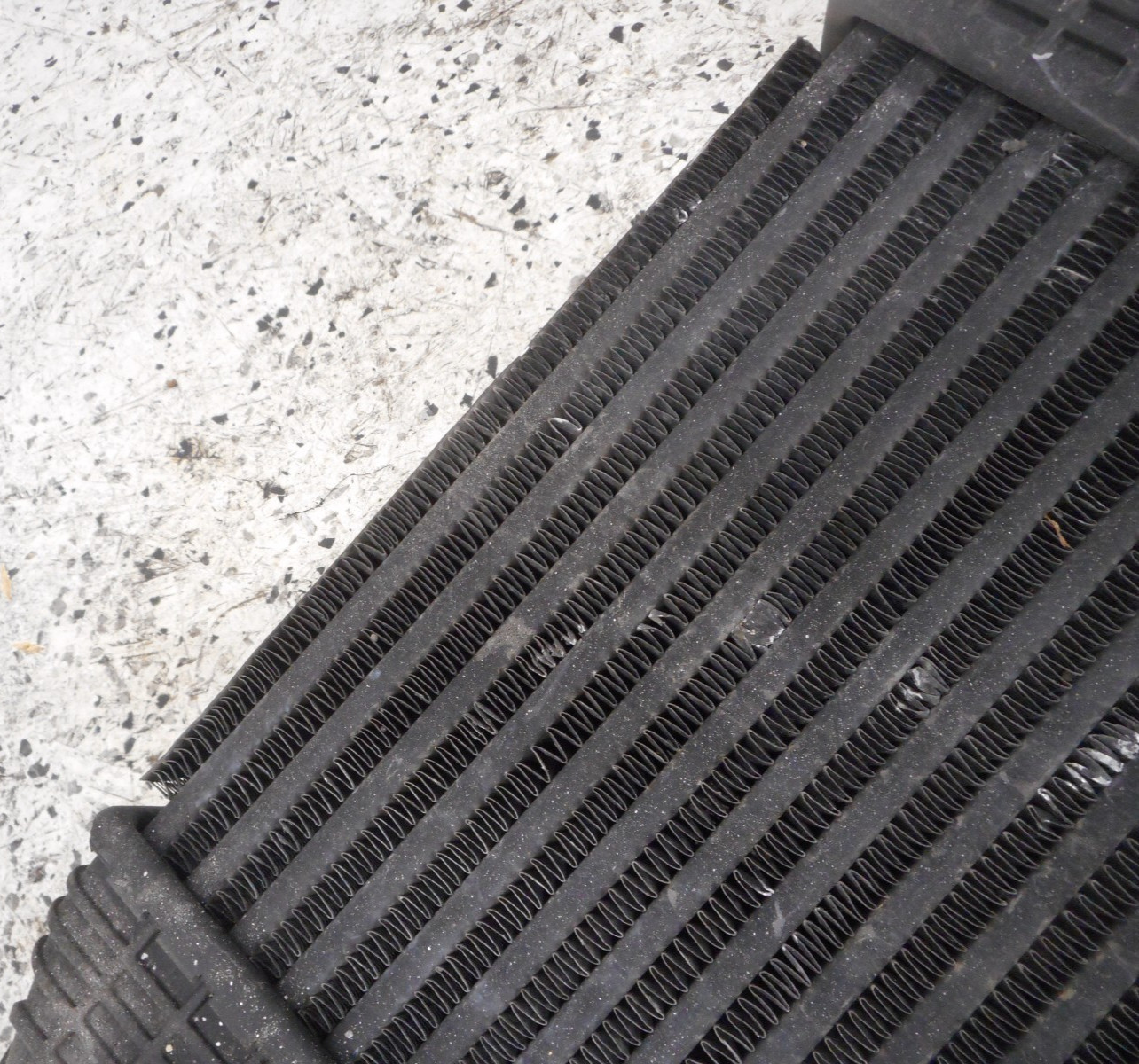 2017 17 Maserati Ghibli Intercooler Driver Left OEM 16484793 *SEE NOTES*
