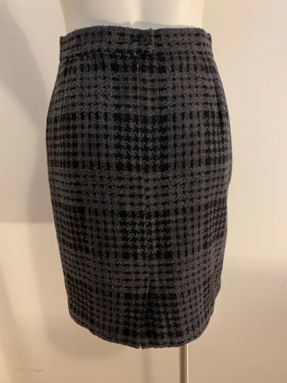 ESCADA houndstooth skirt - image 3