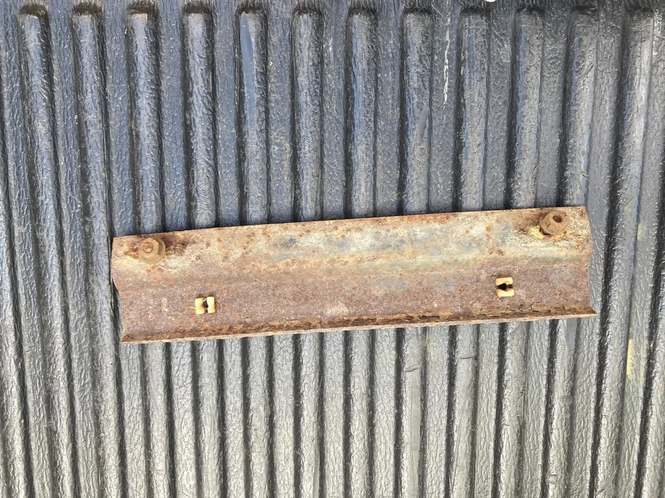 1967 Thunderbird suporte de placa 67 Ford Front - Imagem 2 de 3