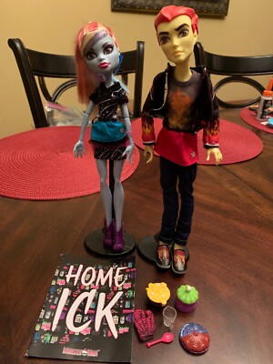 Monster High Home Ick Abbey Bominable and Heath Burns 2012