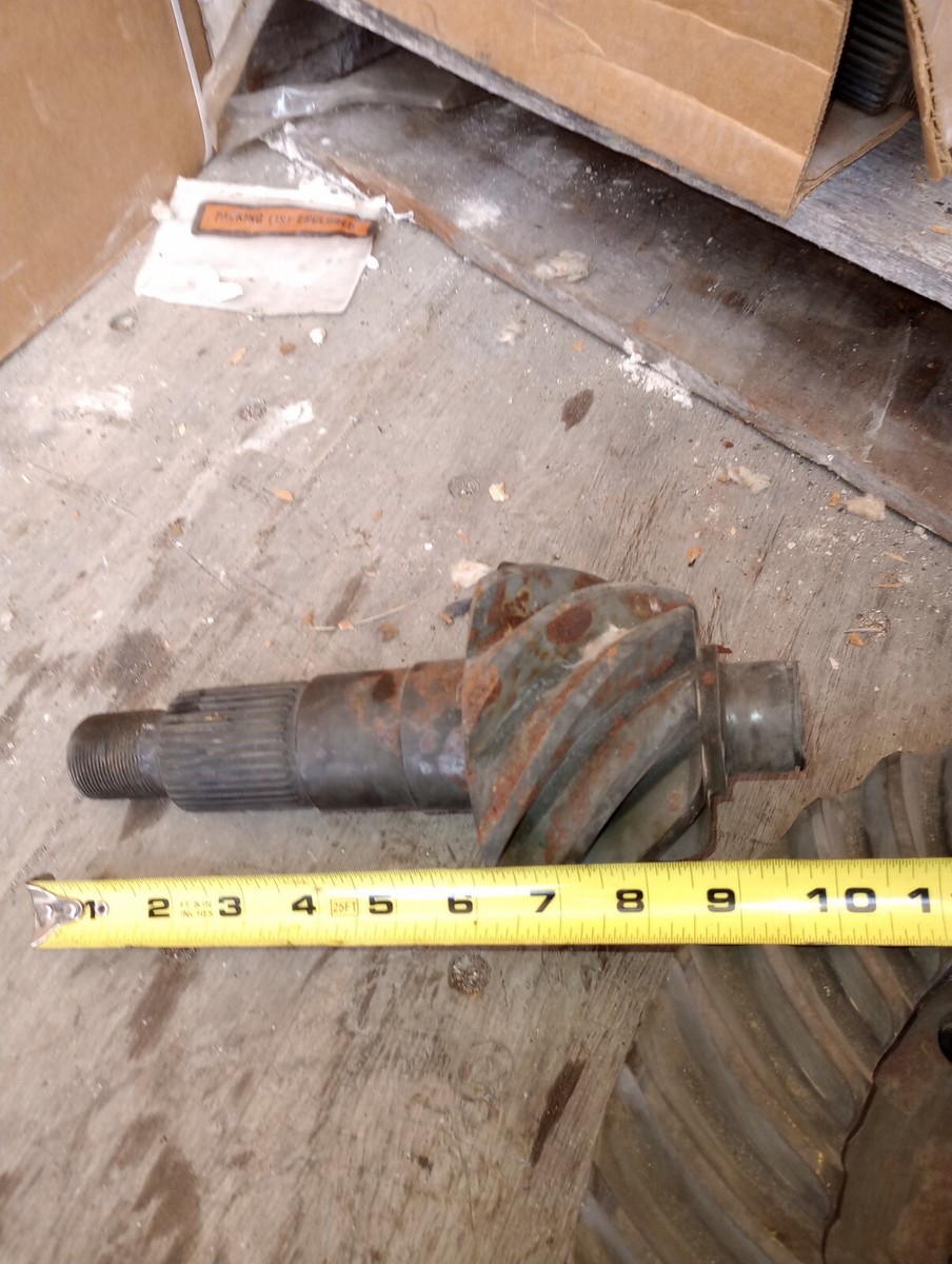 Dana/Spicer Ring And Pinion Set D820 39732K2 39x8 New open Dana/Spicer Ring And Pinion Set D820 39732K2 39x8 New open