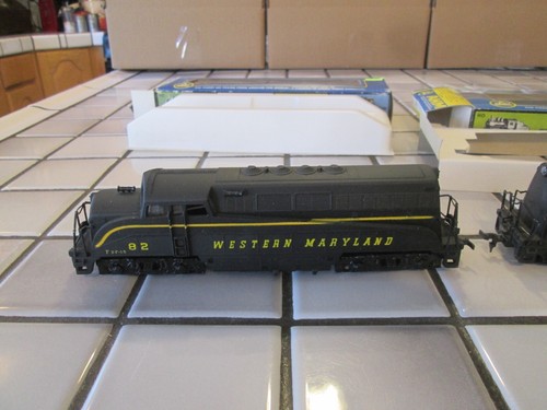 AHM WESTERN MARYLAND powered engine & dummy engine HO scale - Picture 2 of 10