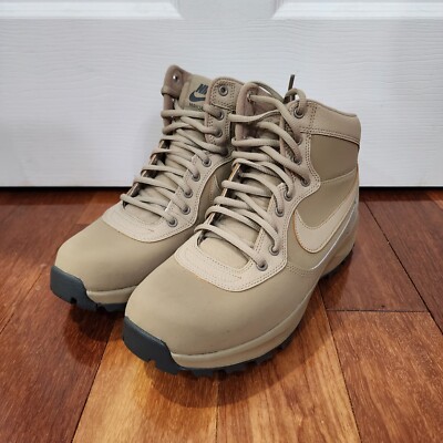 nike khaki boots
