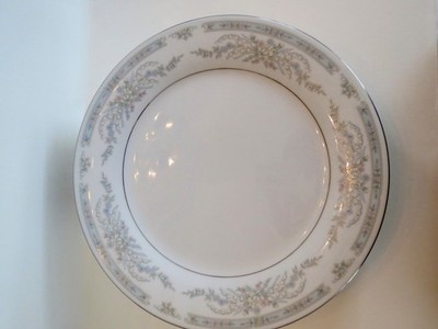 CROWN MING ''DIANA'' Fine China Jian Shiang 19 piece set; 6 DINNER 3 SALAD 3 BOWLS