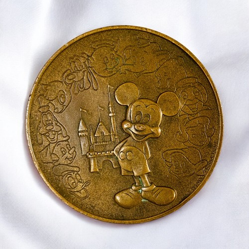 Vintage 1968 Walt Disney Commemorative Bronze Medal Medallion Mickey Mouse Coin - Picture 2 of 5