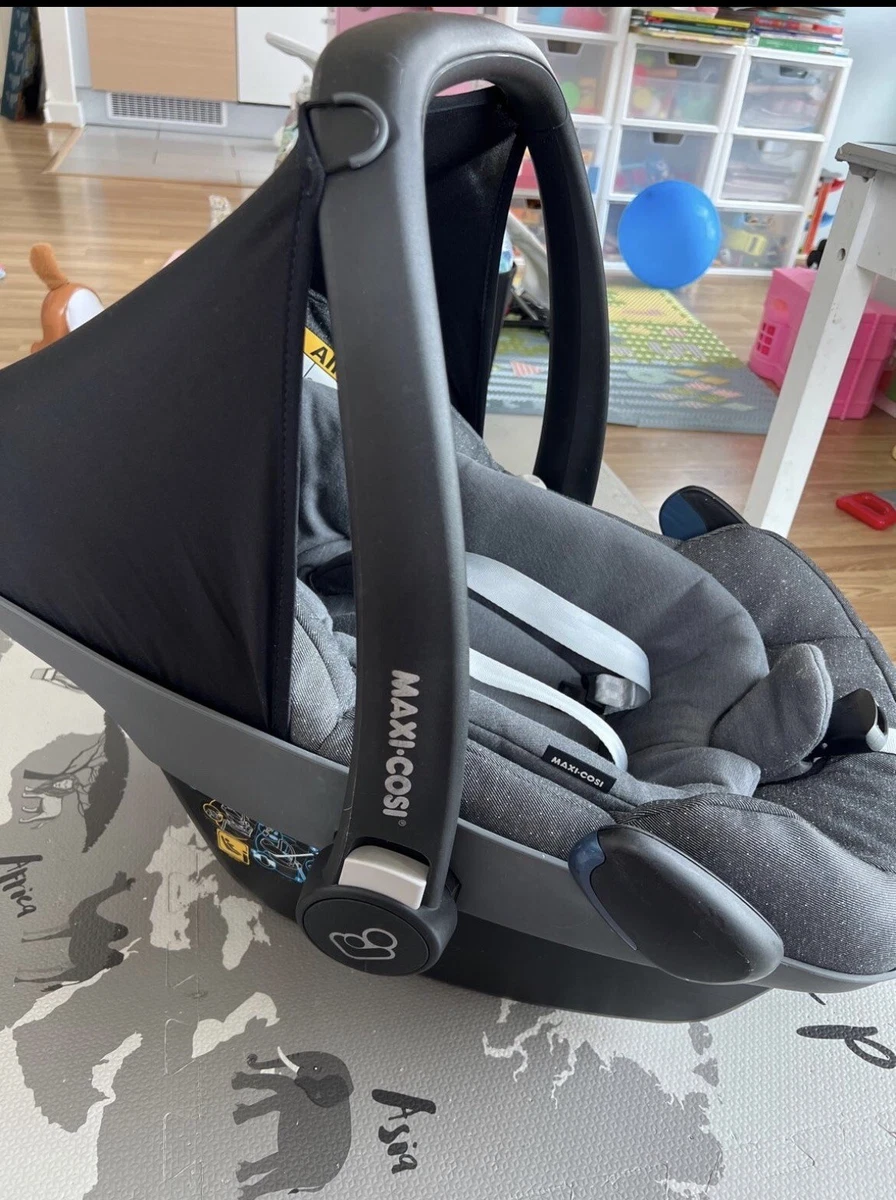 MAXI COSI PEBBLE PLUS BABY CAR SEAT WITH NEWBORN INSERT