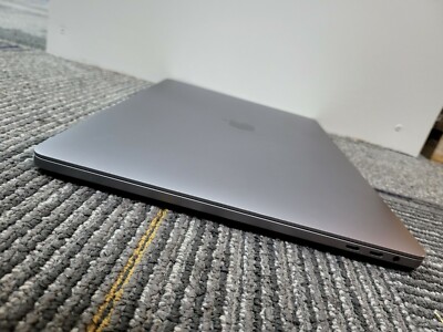 Apple MacBook Pro (16-inch 2019) 2.3 GHz i9 / 16GB / 2TB SSD