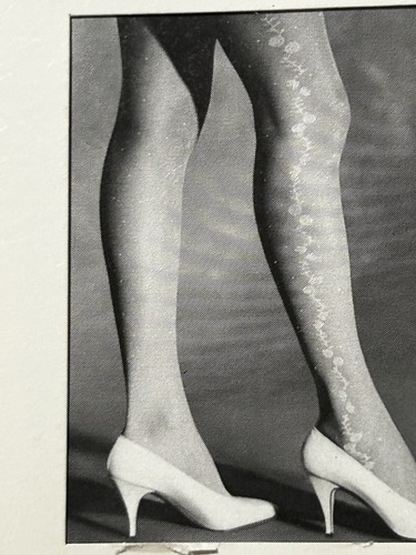 Givenchy Gleaner Trellis Sideseam Pantyhose Sz B Ivory Control Top NOS 1988 New - Picture 2 of 5