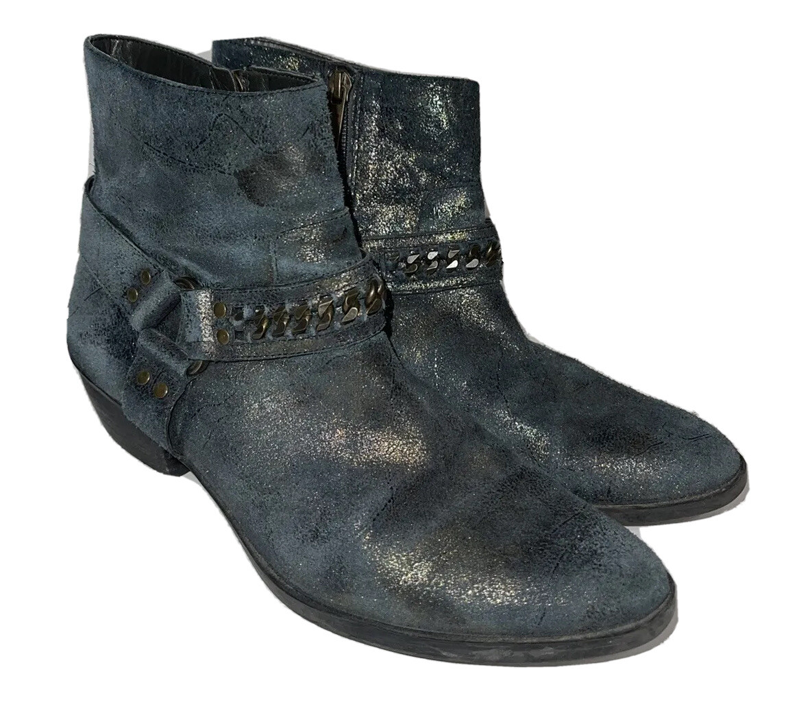 VINCE CAMUTO Metallic Gunmetal Suede 