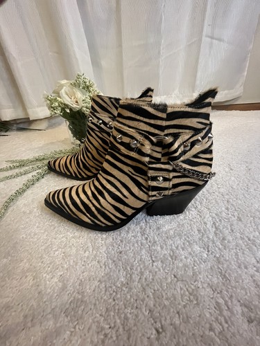 Jessica Simpson Woman Zebra Ankle Chain Animal Calf Hair Heel Boots Shoe SZ 7 M - Picture 6 of 11