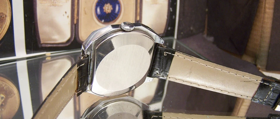 ПРЕКРАСНЫЙ ВИНТАЖНЫЙ C 1975 РЕДКАЯ ЭСПЕРАНТО ЦИФРОВОЙ ПРЫЖОК ЧАС ВЕТРЯНАЯ МЕЛЬНИЦА СЕКУНД РАБОТАЕТ - Изображение 3 из 4