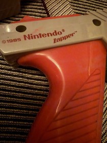 Original 1985 Nintendo NES Zapper Duck Hunt Gun Authentic NES-005 Orange Lot 2