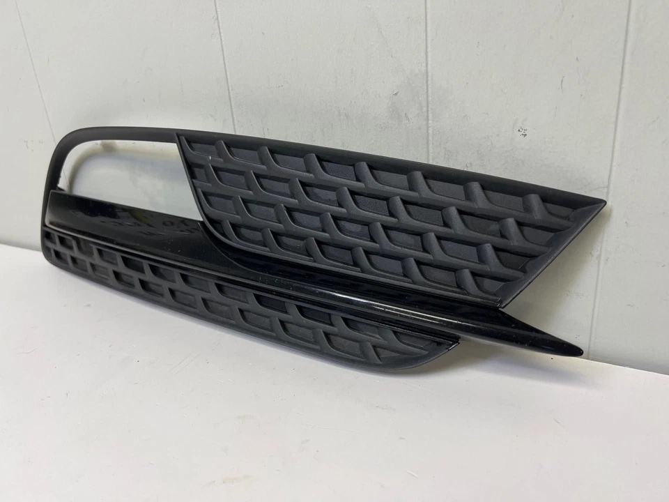 Оригинальный ободок передних противотуманных фар для Audi A5 2013–2017 годов выпуска для правой стороны пассажира 8T0807682H (MK) - Изображение 2 из 4