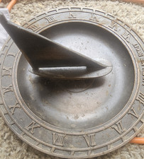 Round Gray Metal Sundial With Roman Numerals Dial Plate "lumen Ne Regit"