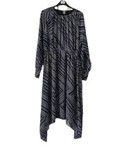 H&M Navy & White Geometric Dress – Size 38 / UK 12 (Immaculate!) Midi Dipped Hem