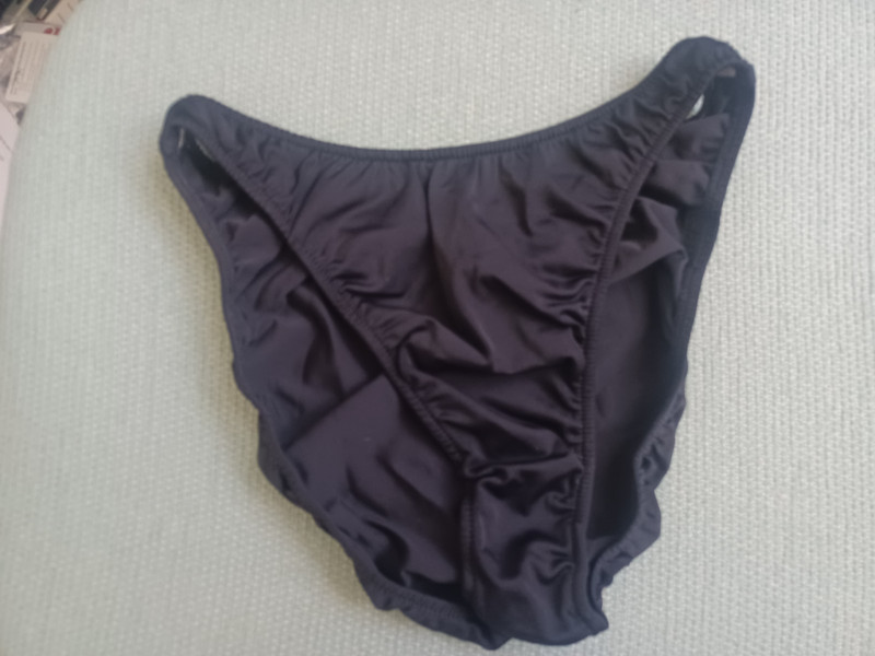 Venus Women’s Swim String Bottom SZ L Large Venus Swimwear-Black
