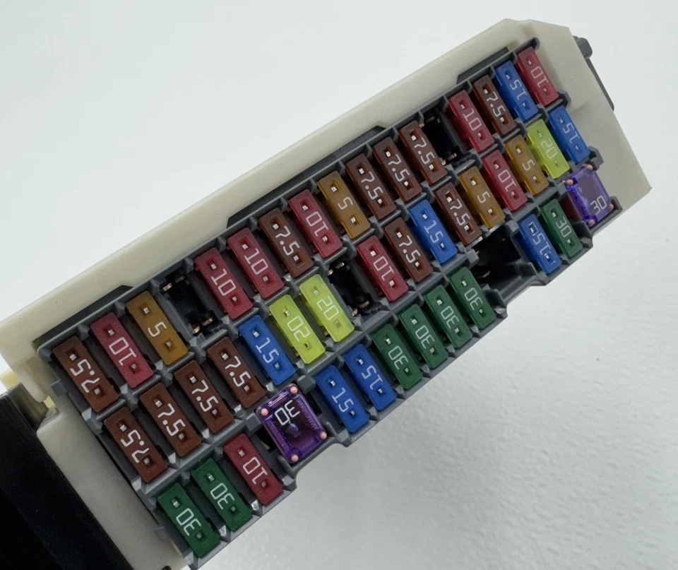 Módulo de carrocería de red multiplex Lexus RC300 RC350 2017-2018 y bloque de conexiones OEM Foto 3 de 4